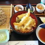 いつ食べても美味しいゆらりの天ぷらそば定食