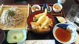 いつ食べても美味しいゆらりの天ぷらそば定食